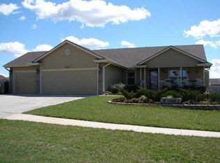 1823 NW 49th St, Topeka, KS 66618