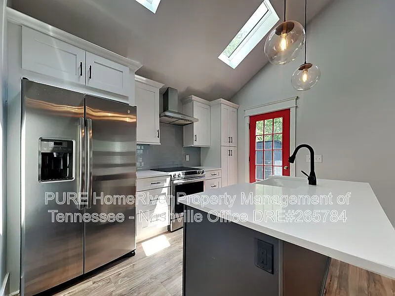 2 bed, 1.0 bath, 1058 sqft, $2,250 — Photo 4