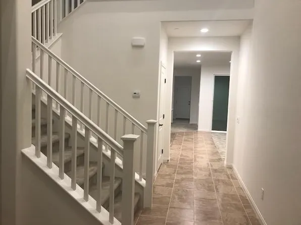 21518 Trail Ridge Dr, Escondido, CA 92029