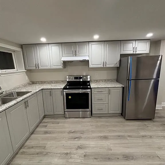 3574 Ash Row Cres #LOWER — Photo 2