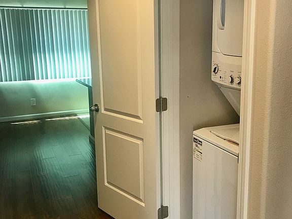 5th image of 4062 W 130th St APT B