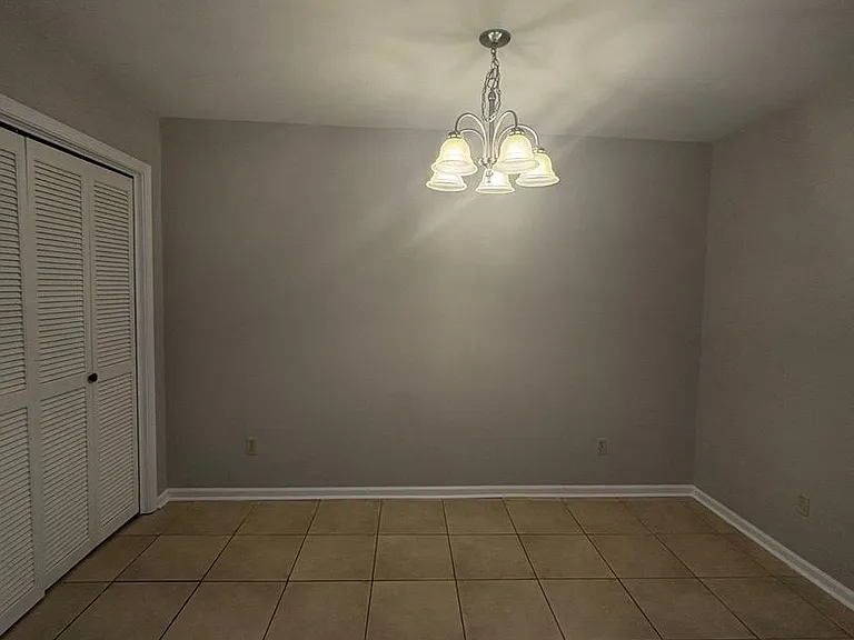 228 Edith Way — Photo 9