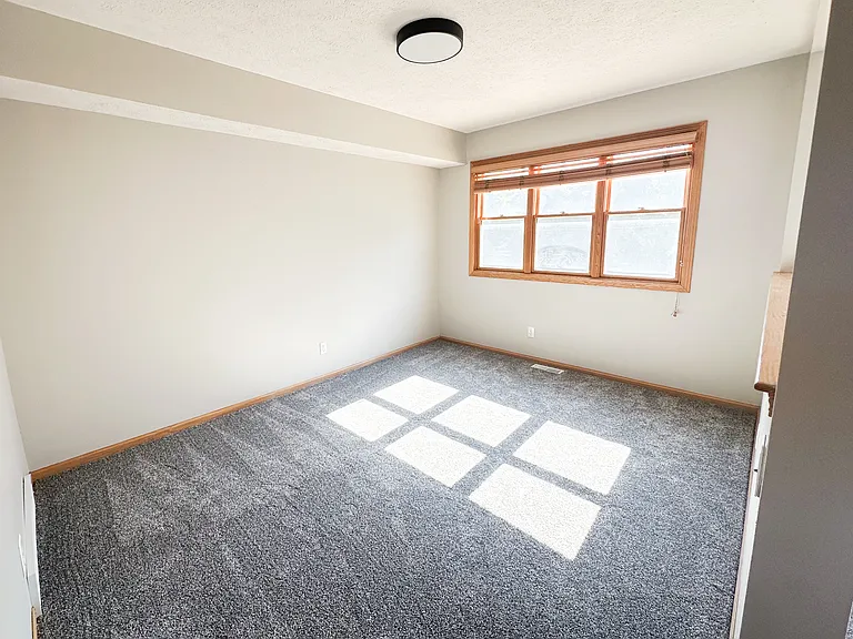 1725 N 57th Ave — Photo 11
