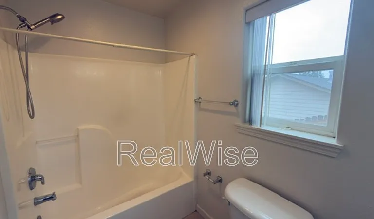 1384 NE Ridge Ave — Photo 24