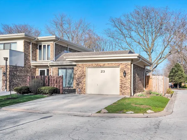 23 Sorrento Dr, Palos Heights, IL 60463