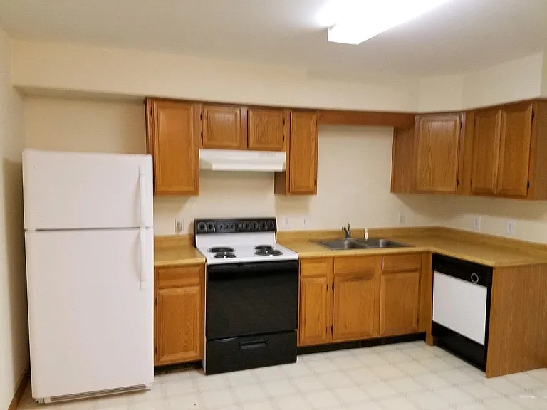 7590 N Broadway #A — Photo 6