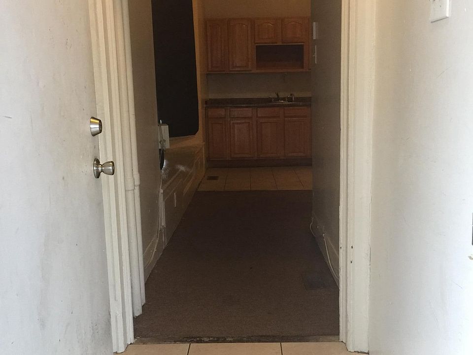 2nd image of 616 Monmouth St APT 1