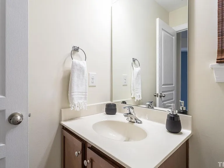 8024 Sycamore Hill Ln — Photo 13