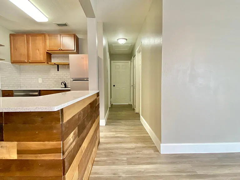 782 Hillview Dr — Photo 15