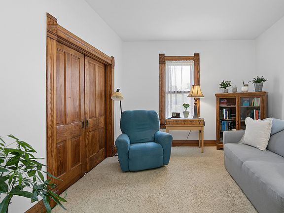 5th image of 125 W 1st Ave