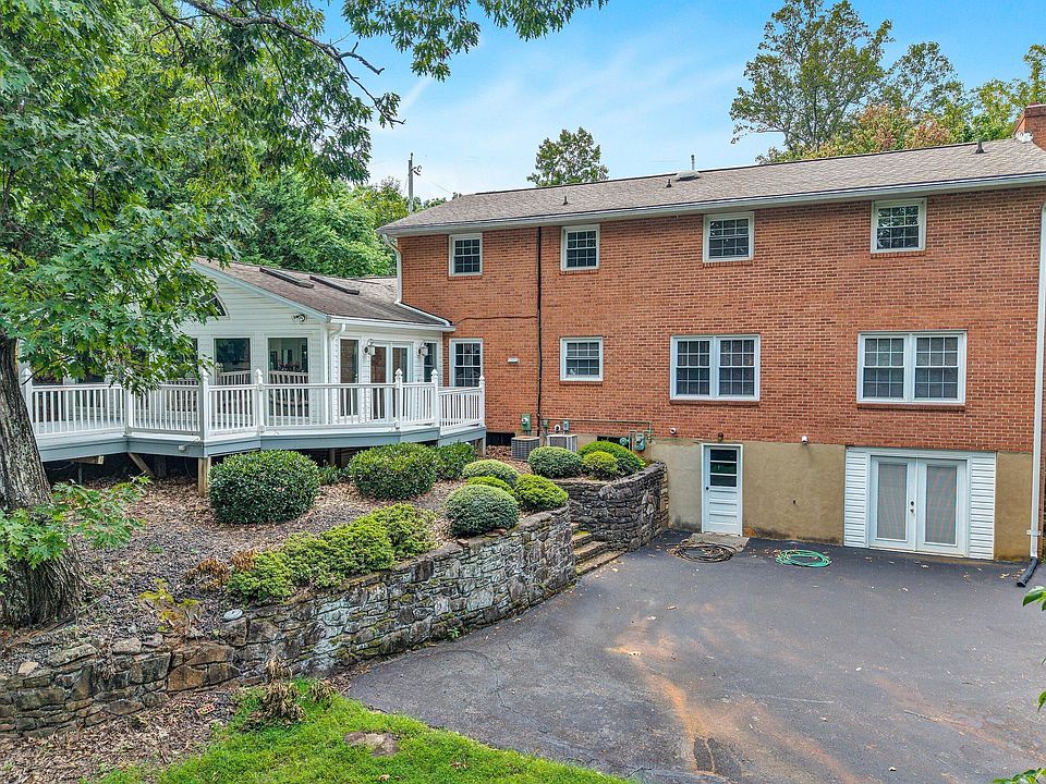 61st image of 1120 Chestnut Mountain Dr