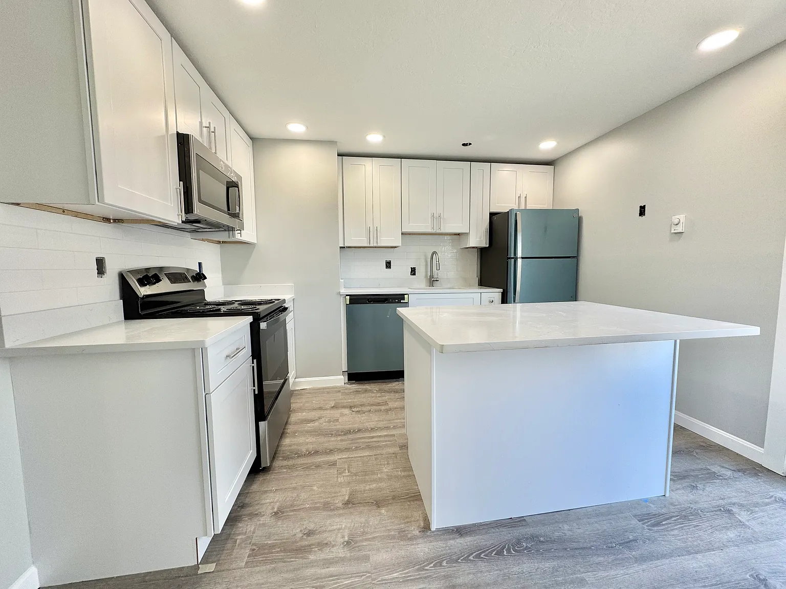 2 bed, $2,100 — Photo 2