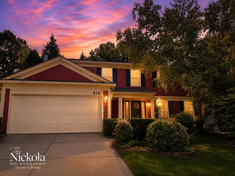 414 Whitney Dr — Photo 1