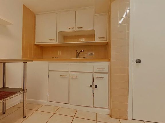 4th image of 1507 NW 4th Ave