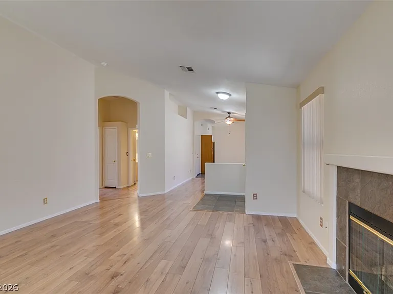 8168 W Gilmore Ave — Photo 9
