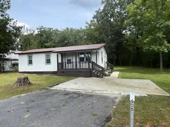 906 Kelly St, Mc Cormick, SC 29835