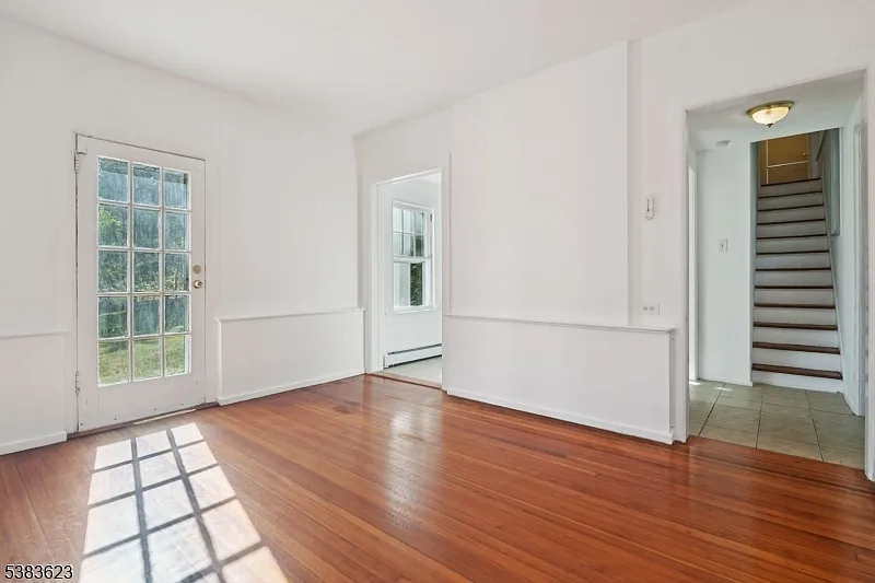 3 bed, 1.0 bath, $3,750 — Photo 4