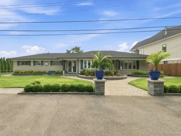 49860 Miller Ct, Chesterfield, MI 48047