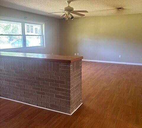 4th image of 6221 Ball Park Rd