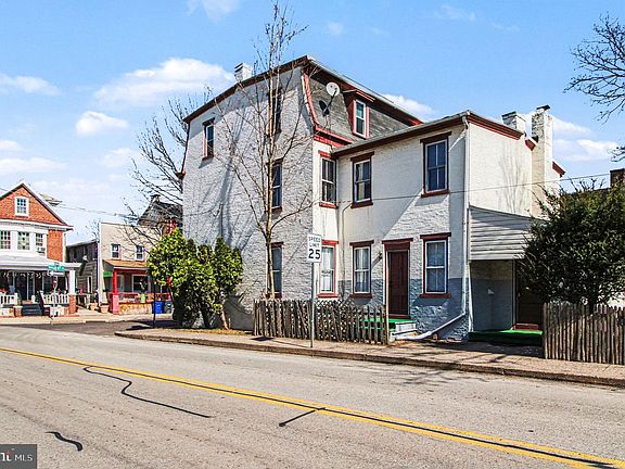 4th image of 2 Walnut St