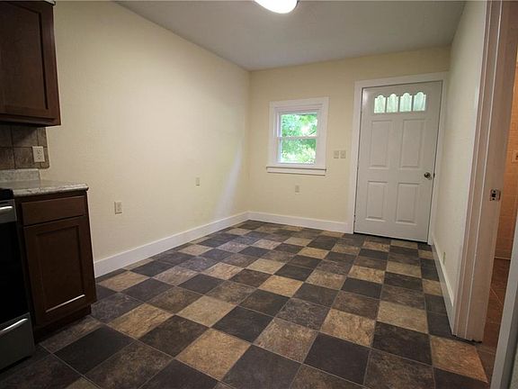 5th image of 206 2nd Cross St