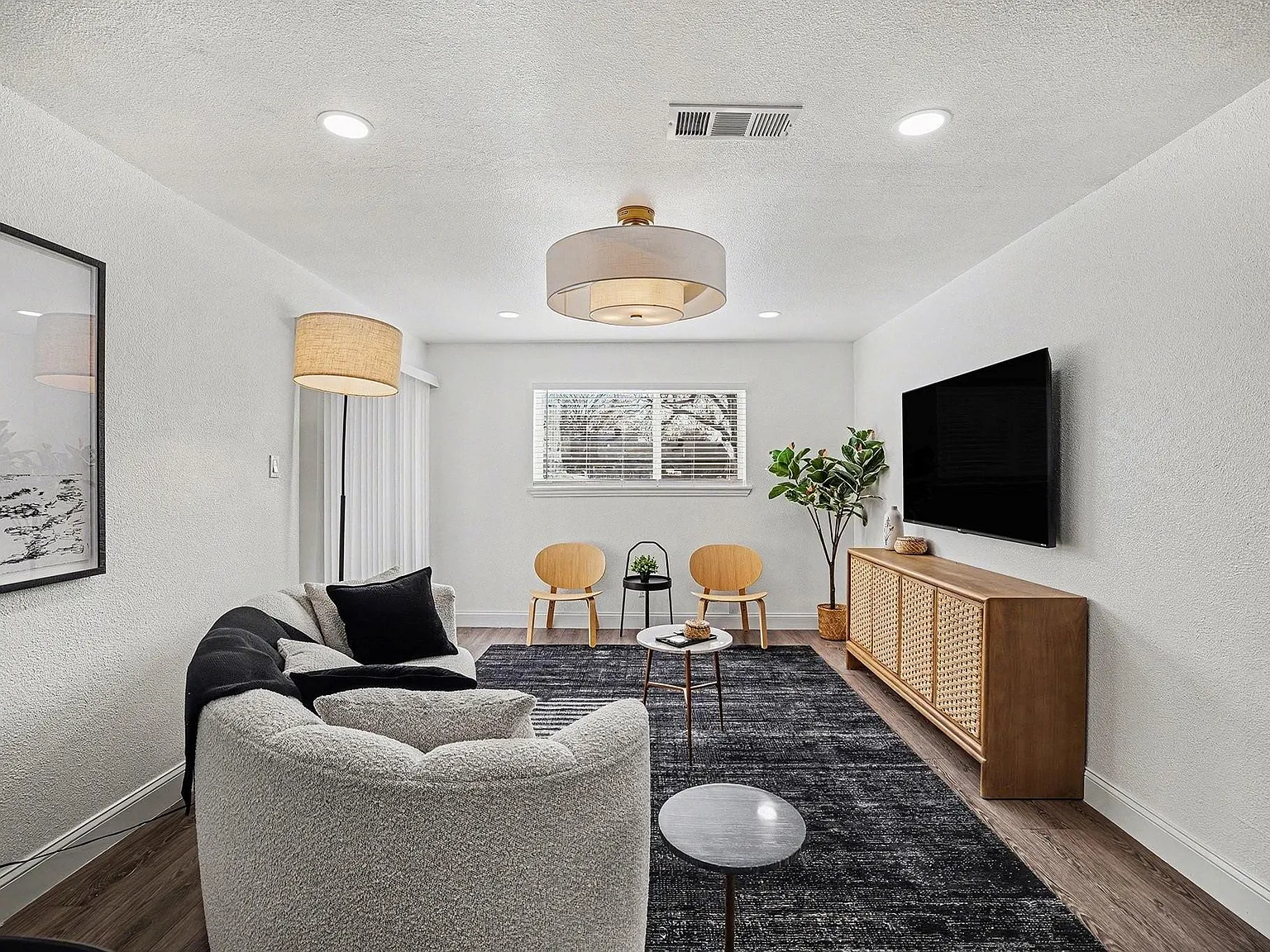 2 bed, 1063 sqft, $1,750 — Photo 3