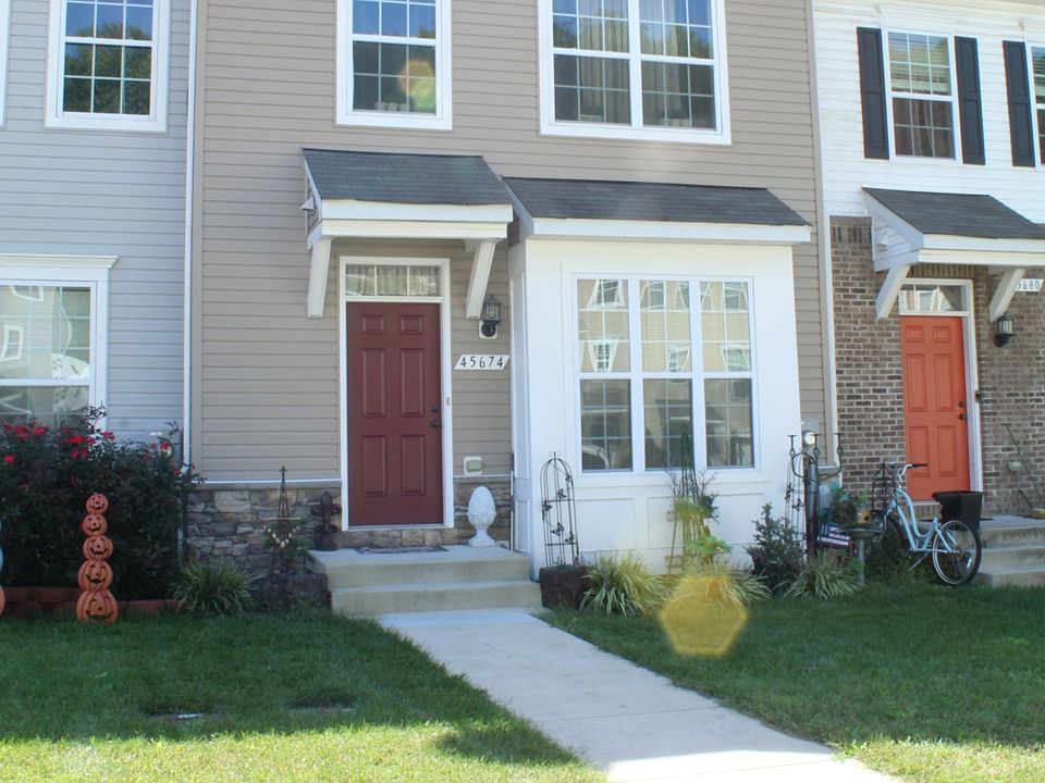 1st image of 45674 Bethfield Way
