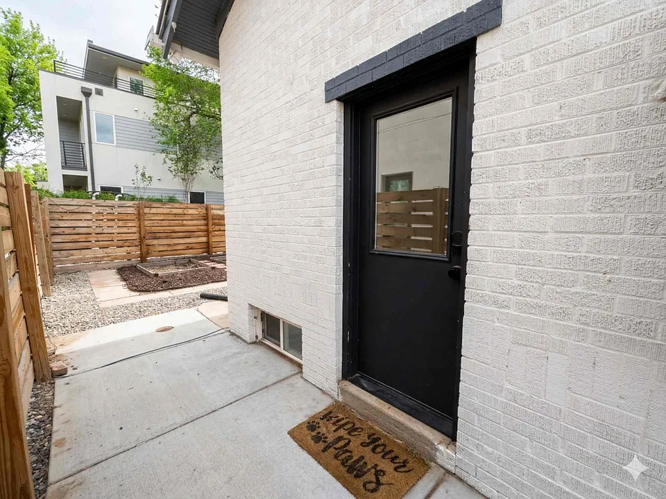 1802 W 39th Ave #2