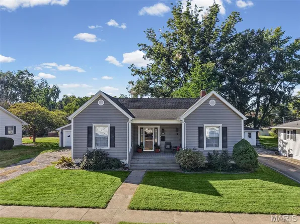 648 W Maple St, Nashville, IL 62263