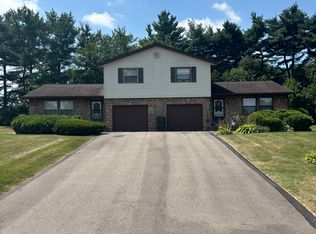 1225 Suffield Cir NW, Canton, OH 44708