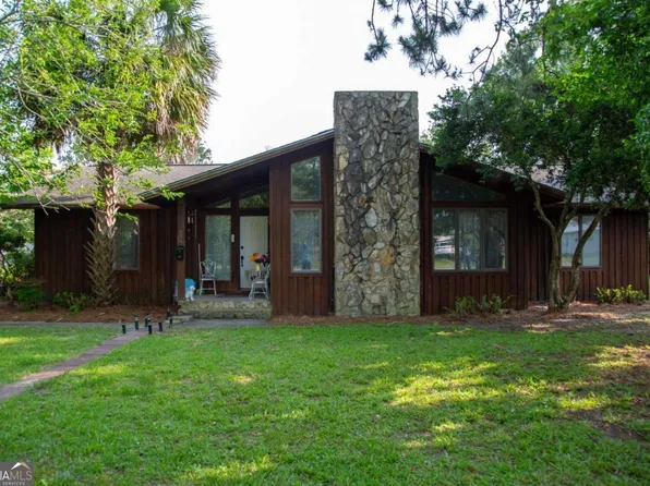 164 Plier St, Baxley, GA 31513