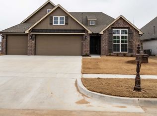 12311 S Lakewood Ave, Bixby, OK 74008
