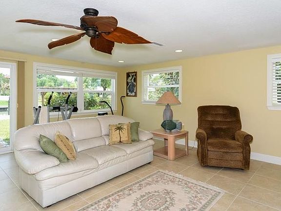 4th image of 1627 Shelburne Ln