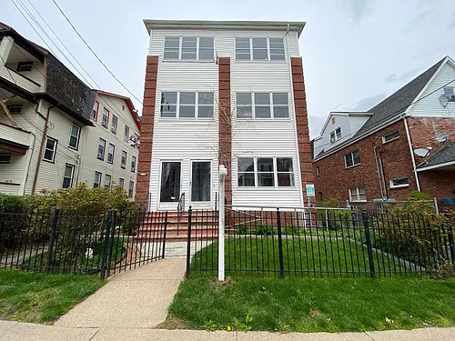 176 Adelaide St #1 Photo 1
