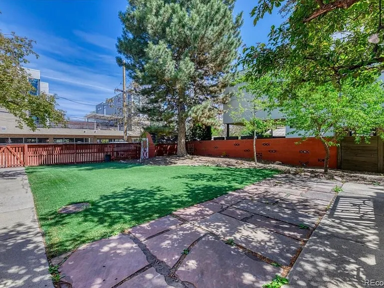 3204 N Zuni St — Photo 11