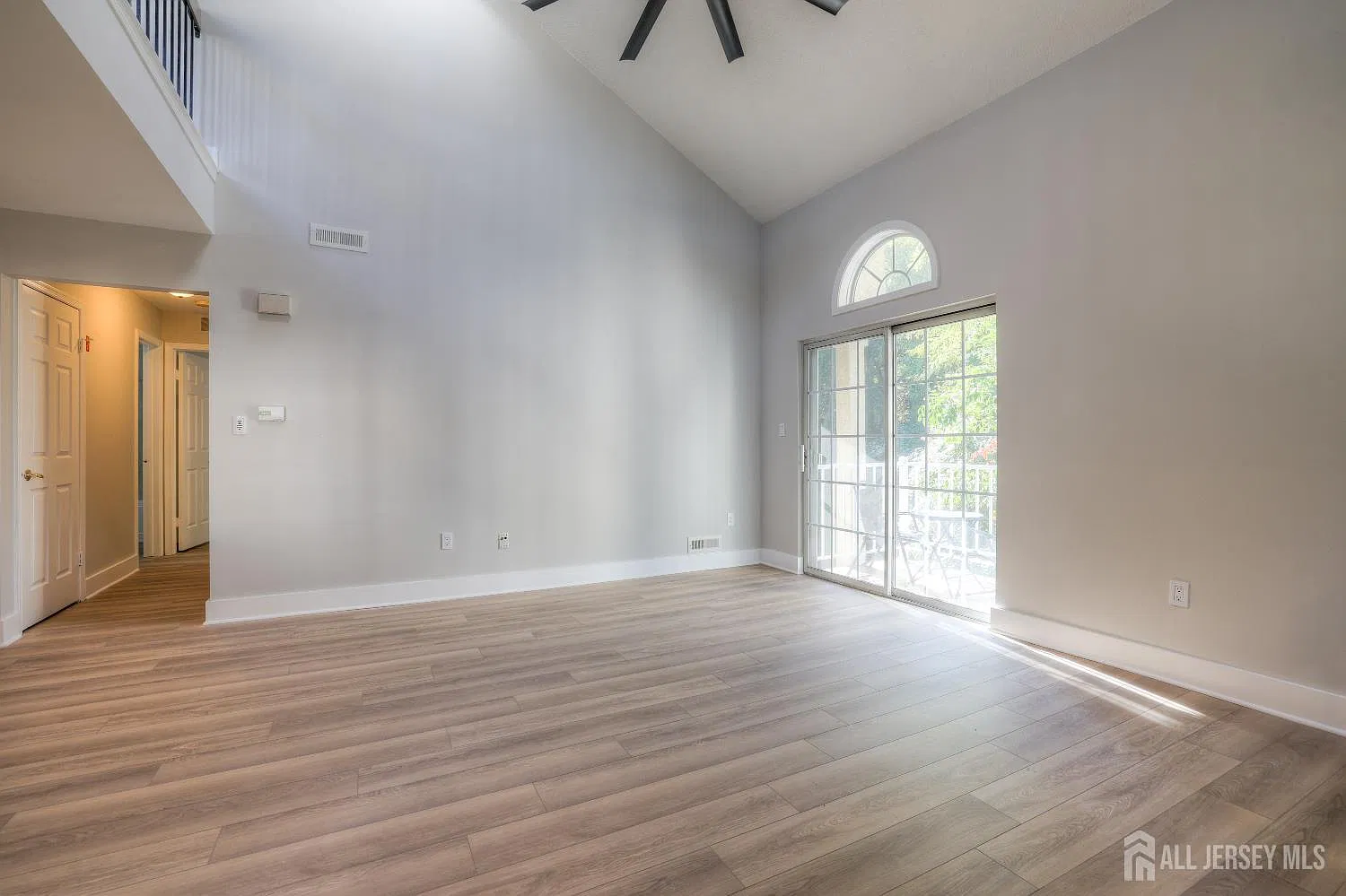 2 bed, 1.0 bath, 1126 sqft, $2,650 — Photo 3