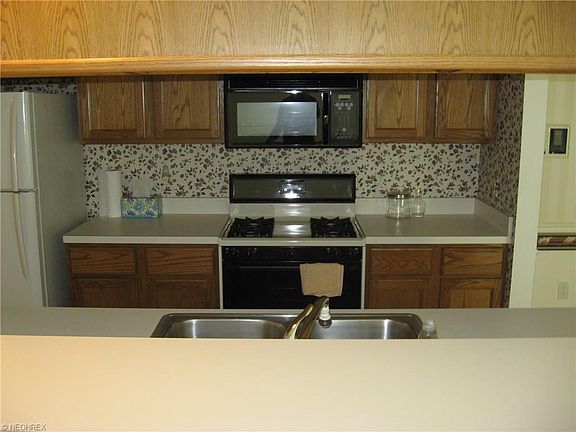 5th image of 101 Marwyck Place Ln
