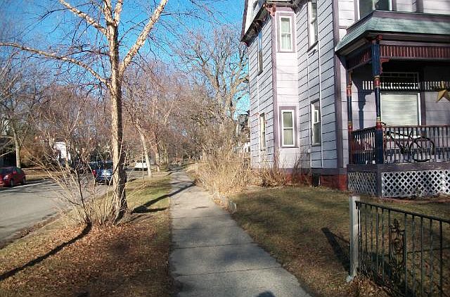 2nd image of 665 Fry St