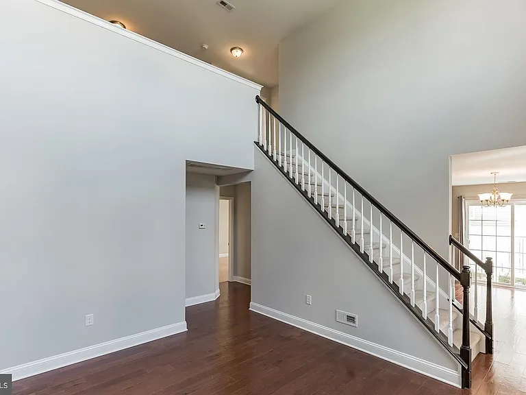 507 Lexington Mews — Photo 27