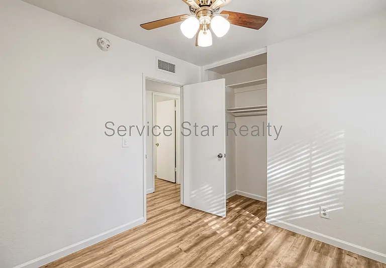 909 W Malibu Dr — Photo 11
