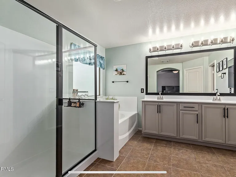 14085 W Windrose Dr — Photo 8