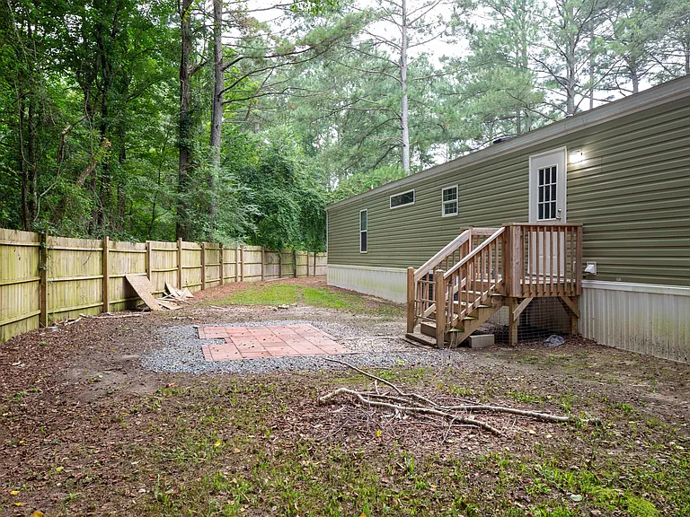 120 Nancy Ln — Photo 16
