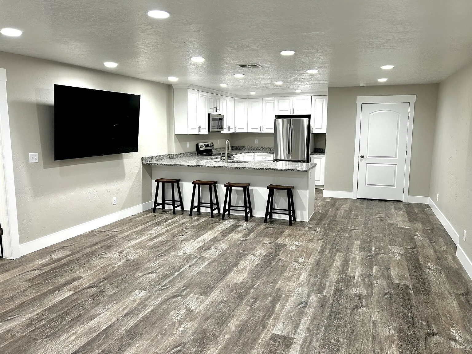 2 bed, 1200 sqft, $1,700 — Photo 4