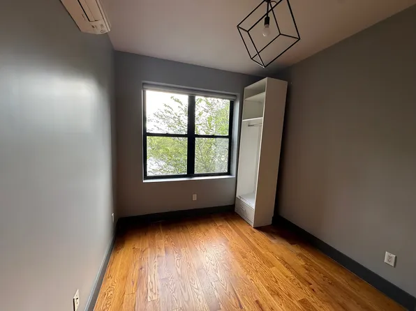 1764 Union Street image 3 of 6