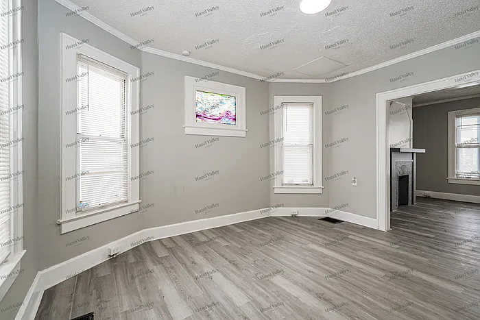 156 Eureka Ave — Photo 7