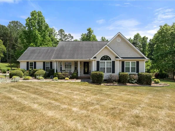 1281 Barker Dr, Randleman, NC 27317