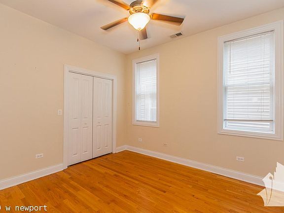 3rd image of 1039 W Newport Ave #1416