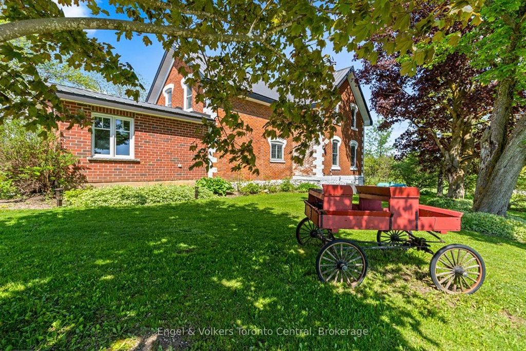 268 Fox Ridge Rd, Grey Highlands, ON - View 4