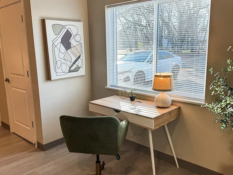 Swan Grove Apartments — Photo 10