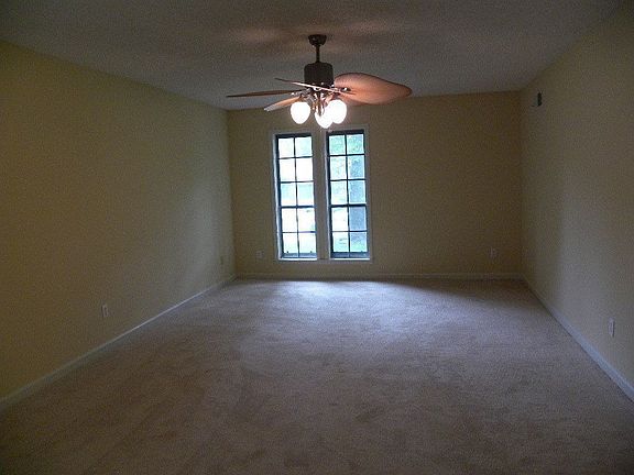 2751 Rockcreek Pkwy, , TN 38016